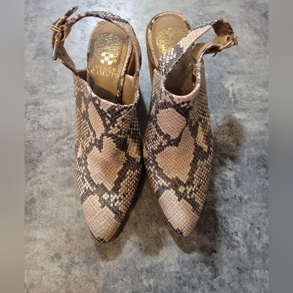 Snake skin heels size 6.5 Vince Camuto